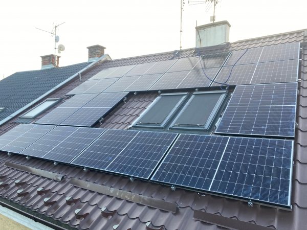 Střešní fotovoltaická elektrárna